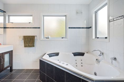 Photo of property in 103 Grahams Road, Burnside, Christchurch, 8053