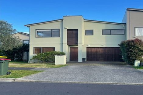 Photo of property in 29 Spalding Rise, Golflands, Auckland, 2013