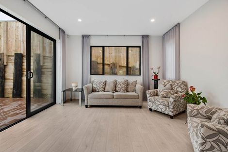 Photo of property in 57d Hogans Road, Glenfield, Auckland, 0629