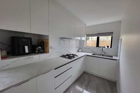 Photo of property in 24a Borrowdace Avenue, Botany Downs, Auckland, 2010