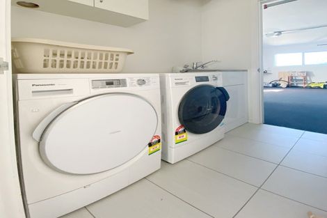 Photo of property in 44 Khouri Avenue, Karori, Wellington, 6012