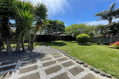 Photo of property in 43 Meadway, Sunnyhills, Auckland, 2010