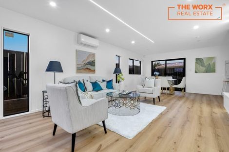 Photo of property in 106b Edgewater Drive, Pakuranga, Auckland, 2010