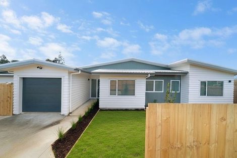 Photo of property in 400 Main Road, Huapai, Kumeu, 0810