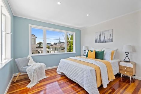 Photo of property in 1/186 Archers Road, Glenfield, Auckland, 0629