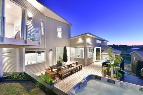 Photo of property in 69 De Luen Avenue, Tindalls Beach, Whangaparaoa, 0930