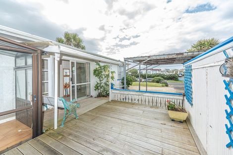 Photo of property in 49 Matai Street, Castlecliff, Whanganui, 4501