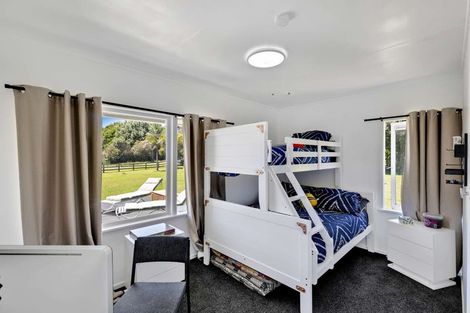 Photo of property in 3265 South Head Road, South Head, Helensville, 0874