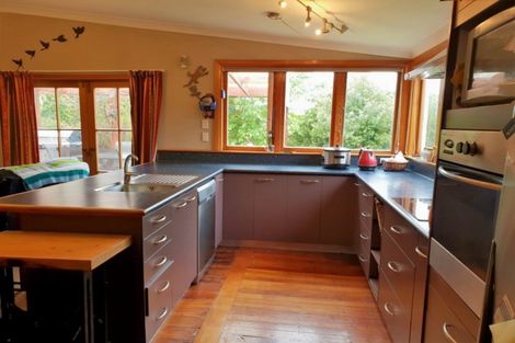 Photo of property in 8 Castle Street, Eltham, 4322