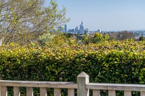 Photo of property in 2/49 Merani Street, Belmont, Auckland, 0622