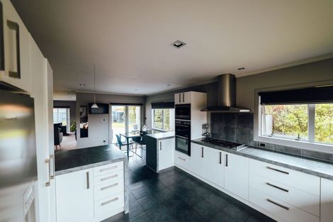 Photo of property in 12 Liberty Grove, Kelvin Grove, Palmerston North, 4414