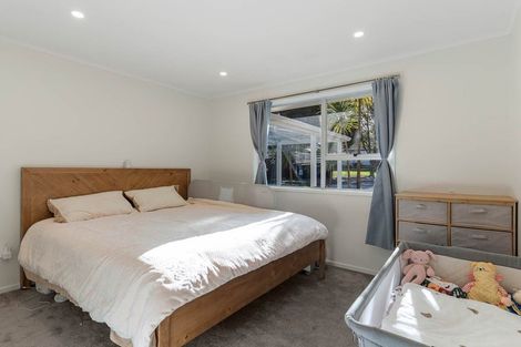 Photo of property in 38 Sunline Avenue, Massey, Auckland, 0614