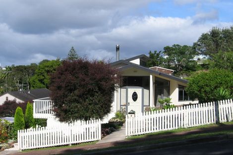 Photo of property in 9a Gill Crescent, Blockhouse Bay, Auckland, 0600
