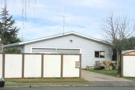 Photo of property in 11 Burrows Place, Frankton, Hamilton, 3204