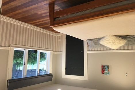 Photo of property in 25 Glenfern Road, Mellons Bay, Auckland, 2014