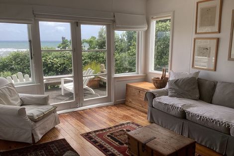 Photo of property in 103 Messenger Terrace, Oakura, 4314