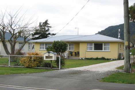 Photo of property in 153 Fairfax Street, Murchison, 7007