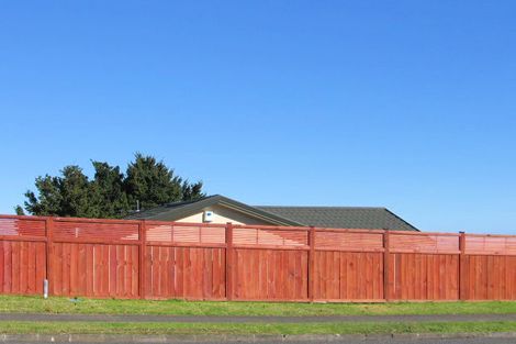 Photo of property in 29 Goodwood Drive, Goodwood Heights, Auckland, 2105