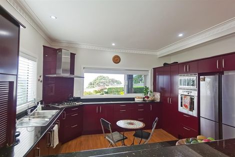 Photo of property in 172 Mellons Bay Road, Mellons Bay, Auckland, 2014