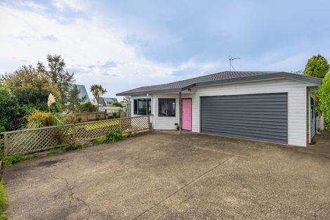 Photo of property in 2/422 Whangaparaoa Road, Stanmore Bay, Whangaparaoa, 0932