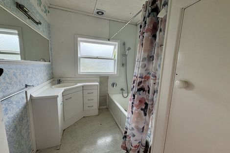 Photo of property in 1/1 Benders Avenue, Hillcrest, Auckland, 0627