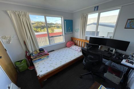 Photo of property in 7 Kaitangata Crescent, Kelson, Lower Hutt, 5010