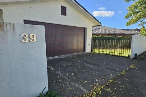 Photo of property in 39 Ihaka Street, Hokowhitu, Palmerston North, 4410