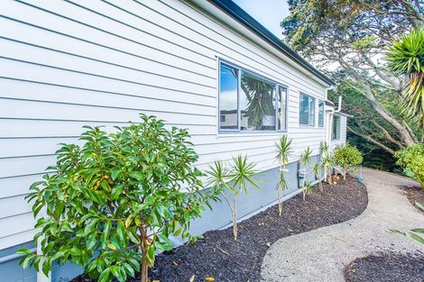 Photo of property in 1b Lynwood Road, New Lynn, Auckland, 0600