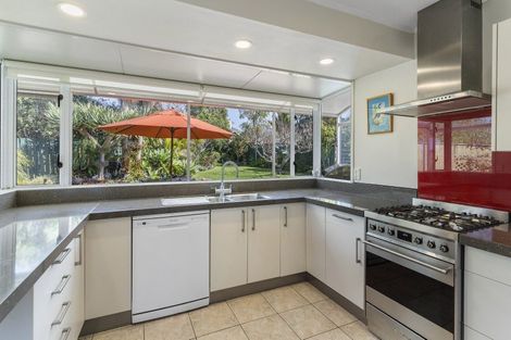 Photo of property in 26 Judkins Crescent, Cockle Bay, Auckland, 2014