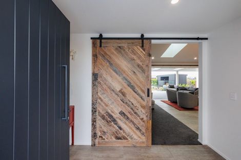 Photo of property in 12 Colquhoun Way, Kelvin Grove, Palmerston North, 4470