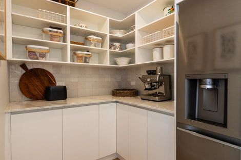 Photo of property in 5 Lens Way, Acacia Bay, Taupo, 3385