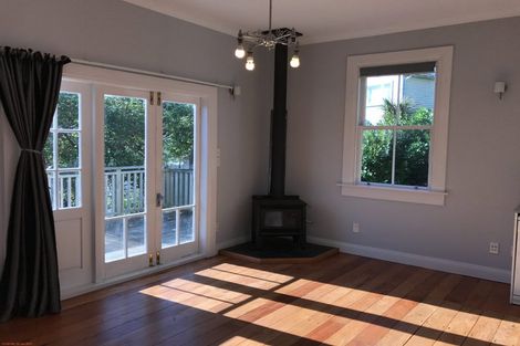 Photo of property in 30a Sutherland Crescent, Melrose, Wellington, 6023