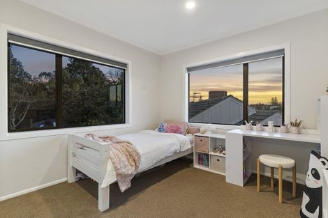 Photo of property in 6 Liston Crescent, Cockle Bay, Auckland, 2014