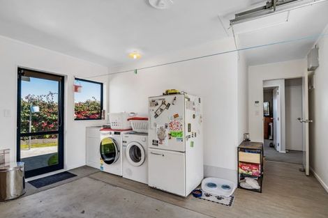 Photo of property in 32 Somerset Crescent, Highbury, Palmerston North, 4412