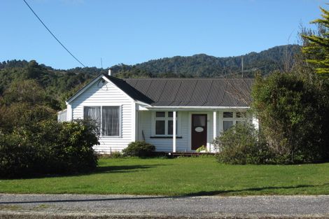 Photo of property in 22 Gibson Street, Ross, 7812