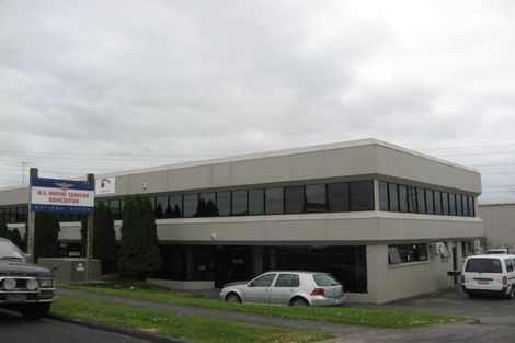 Photo of property in 2/14 Graham Road, Conifer Grove, Takanini, 2112