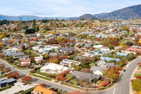 Photo of property in 92 Meadowstone Drive, Wanaka, 9305