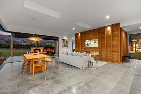 Photo of property in 214 Mcdonnell Road, Arrowtown, 9371