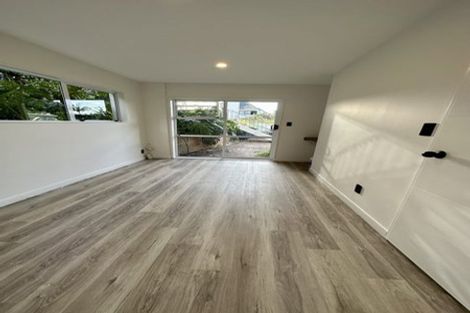 Photo of property in 1/45 Rothesay Bay Road, Rothesay Bay, Auckland, 0630