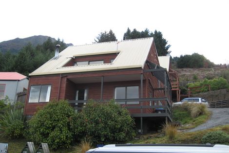 Photo of property in 60a Wynyard Crescent, Fernhill, Queenstown, 9300