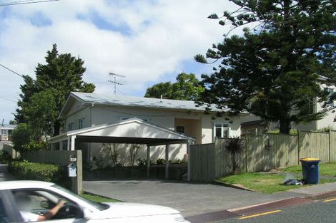 Photo of property in 1/59 Gladstone Road, Northcote, Auckland, 0627