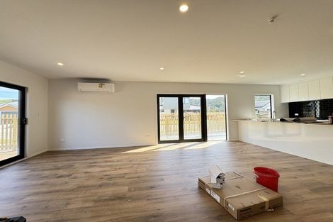 Photo of property in 15 Te Ara O Toroa, Wainuiomata, Lower Hutt, 5014