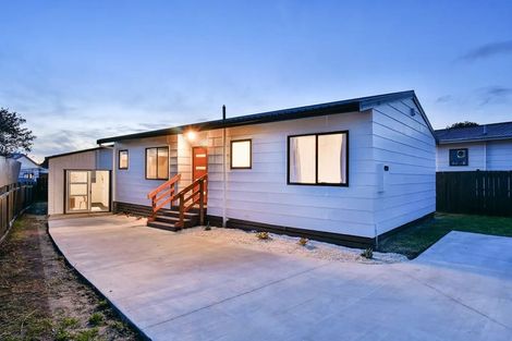 Photo of property in 1/14 Hatherley Place, Clendon Park, Auckland, 2103