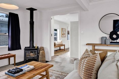 Photo of property in 117 Awanui Street, Merrilands, New Plymouth, 4312