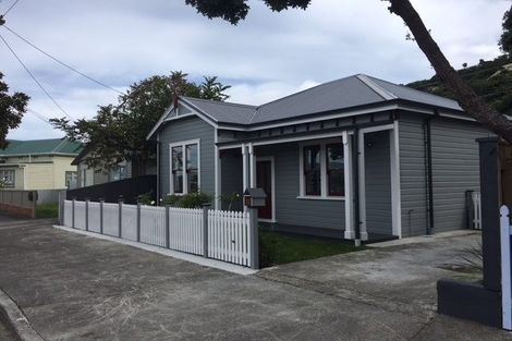 Photo of property in 33 Riddlers Crescent, Petone, Lower Hutt, 5012