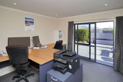 Photo of property in 21 Parklea Avenue, Halswell, Christchurch, 8025