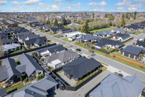 Photo of property in 28 Chatsworth Avenue, Rangiora, 7400