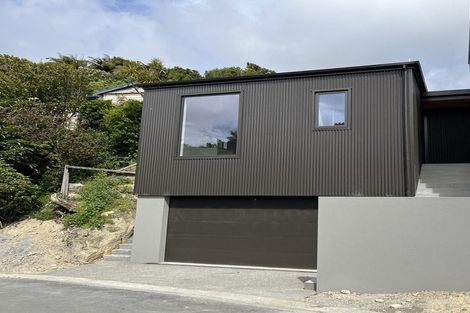 Photo of property in 1 Tanera Crescent, Brooklyn, Wellington, 6021