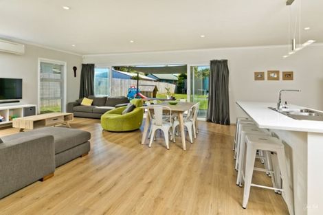 Photo of property in 352 Main Road, Huapai, Kumeu, 0810