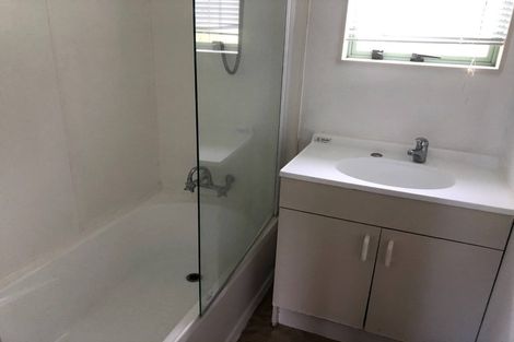 Photo of property in 85 Fairclough Road, Beach Haven, Auckland, 0626